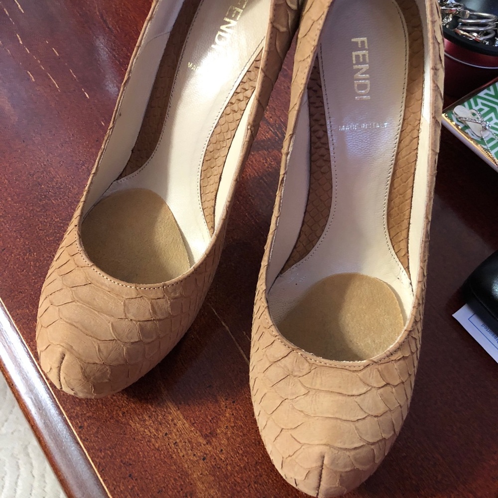 Fendi Décolleté Python Pumps